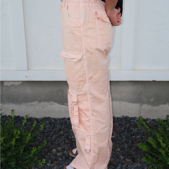 Peach cargo pants 🍑 - Picture 2 of 4